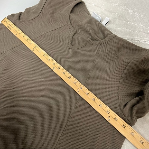 Waffle knit xl split v-neck swing top - Picture 7 of 12